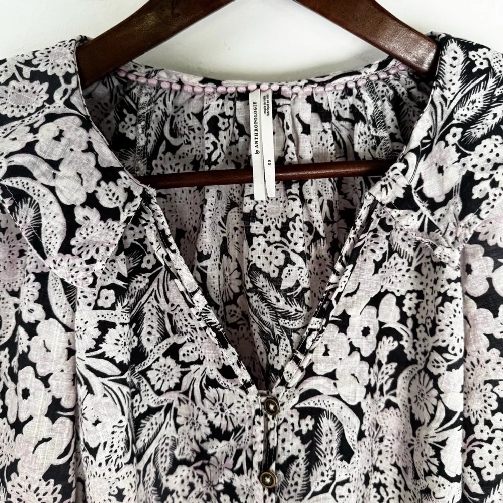 By Anthropologie cotton button-front peasant blouse in muted floral. Size: XS - Picture 9 of 14